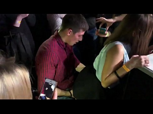 ❤️ Tinuod nga sekso sa usa ka nightclub sa Russia. Ang 18-anyos nga Ruso nga babaye sa anus ug puwerta nakighilawas sa usa ka nightclub kualidad nga porn sa ceb.filmepornonline.ru ❌